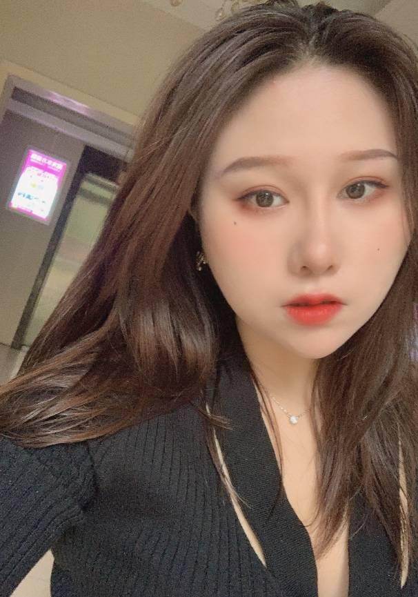 气质十足的水多女