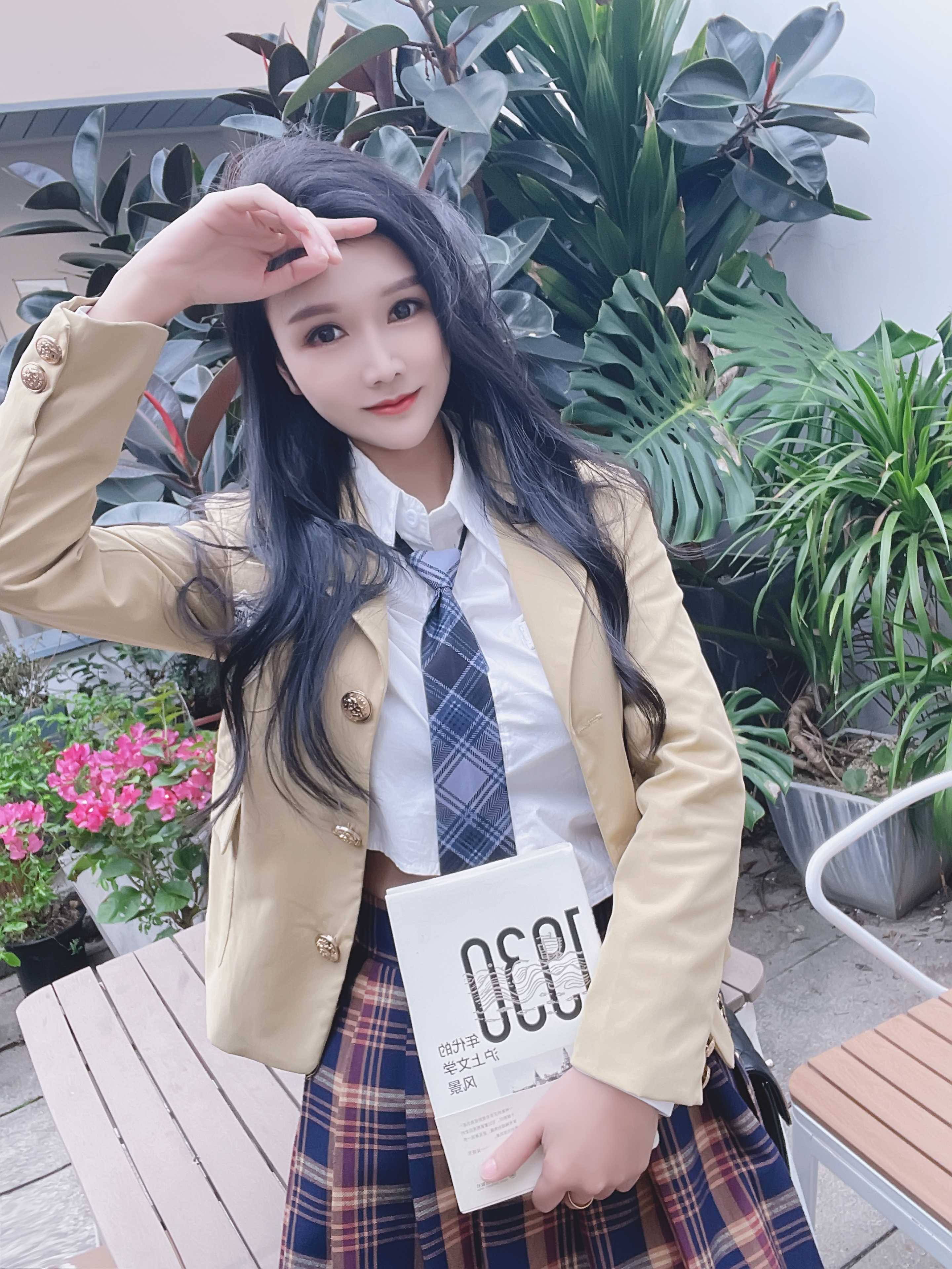 漂亮的米雪儿兼职妹妹