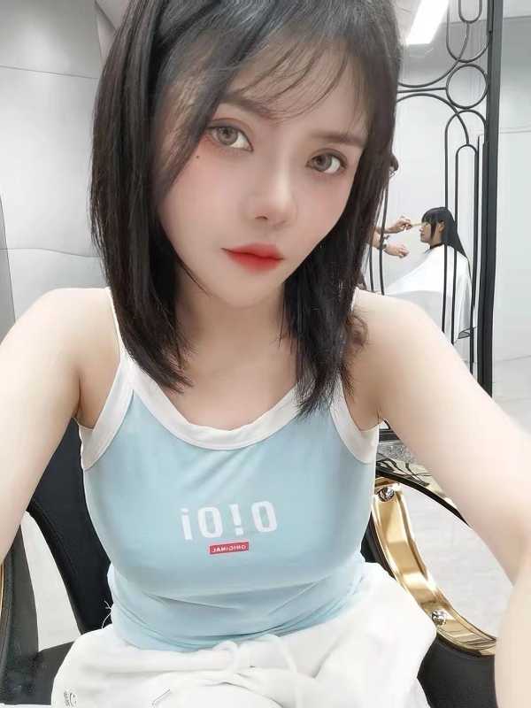 艳遇精致小美女